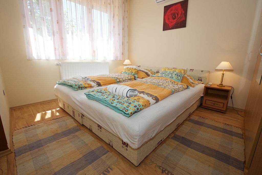 Zoli Apartmanok-Brody 51-53 ไฮจ์ดุสโซบอสโล ภายนอก รูปภาพ