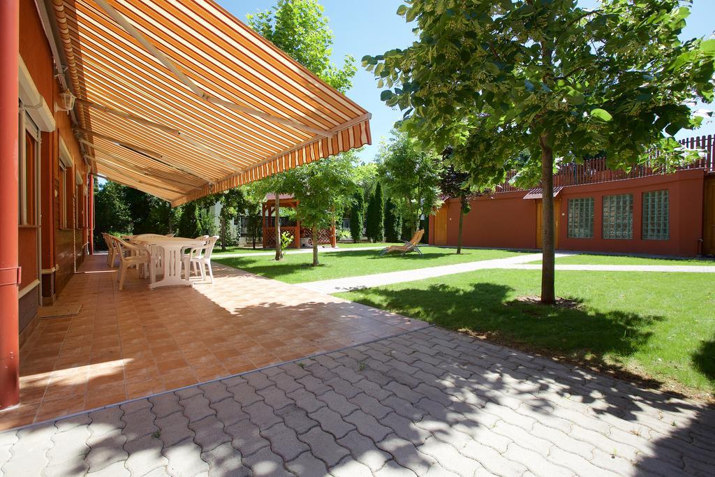 Zoli Apartmanok-Brody 51-53 ไฮจ์ดุสโซบอสโล ภายนอก รูปภาพ