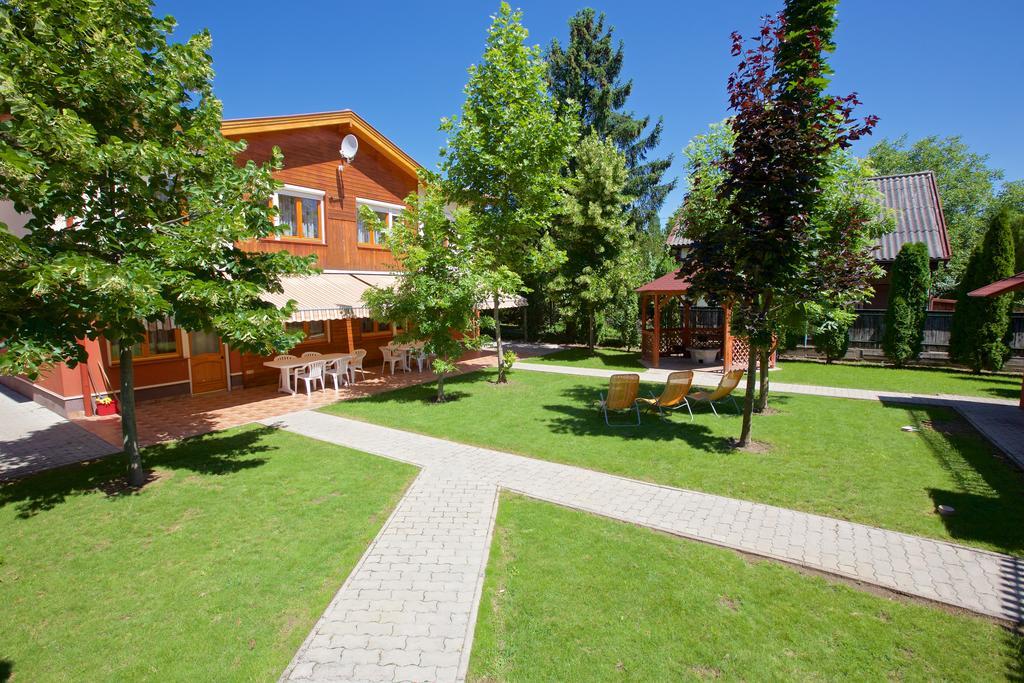 Zoli Apartmanok-Brody 51-53 ไฮจ์ดุสโซบอสโล ภายนอก รูปภาพ