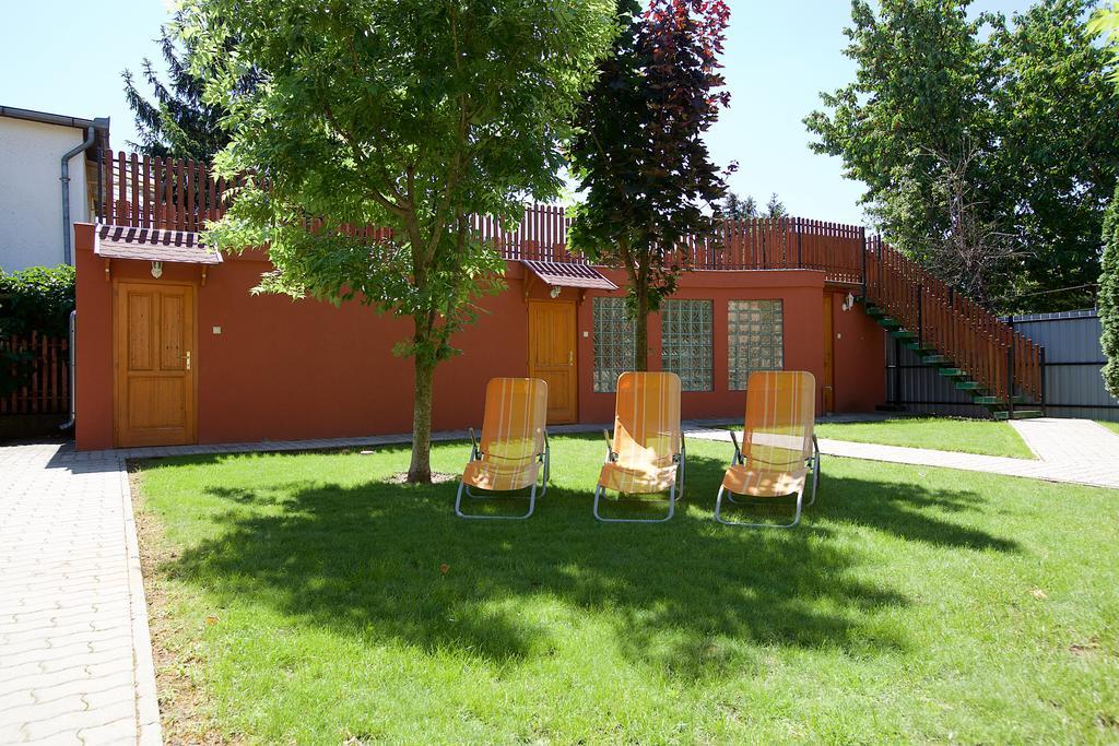 Zoli Apartmanok-Brody 51-53 ไฮจ์ดุสโซบอสโล ภายนอก รูปภาพ